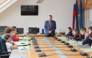 SVETOVNI DAN OTROK - obisk učencev OŠ Notranjski Odred Cerknica 11 FOTO LJUBO VUKELIČ